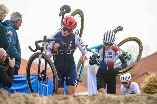 2025 UEC Cyclo-Cross EC - Women Juniors MIDDELKERKE, BELGIUM - NOVEMBER 08 : Elizalde Lucie (FRA) in action during the 2025 UEC Cyclo-Cross European Championships for Women Juniors on November 08, 2025 in Middelkerke, Belgium, 08 11 2025 Middelkerke Belgium  Copyright: xNicoxVereeckenx