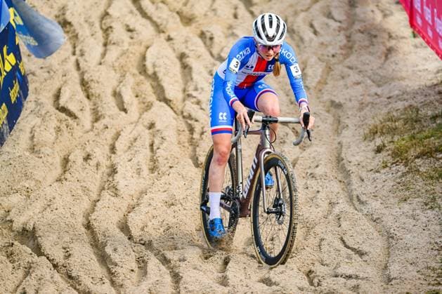 2025 UEC Cyclo-Cross EC - Women Juniors MIDDELKERKE, BELGIUM - NOVEMBER 08 : Bukovska Barbora (CZE) in action during the 2025 UEC Cyclo-Cross European Championships for Women Juniors on November 08, 2025 in Middelkerke, Belgium, 08 11 2025 Middelkerke Belgium  Copyright: xNicoxVereeckenx