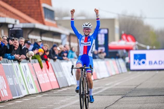 2025 UEC Cyclo-Cross EC - Women Juniors MIDDELKERKE, BELGIUM - NOVEMBER 08 : Bukovska Barbora (CZE) celebrating her victory during the 2025 UEC Cyclo-Cross European Championships for Women Juniors on November 08, 2025 in Middelkerke, Belgium, 08 11 2025 Middelkerke Belgium  Copyright: xNicoxVereeckenx