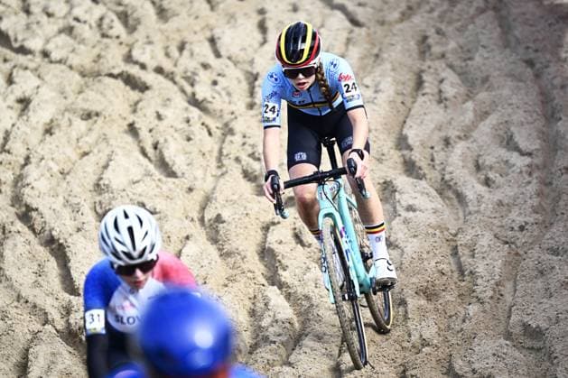Belgian Zita Peeters pictured in action during the junior women race at the UEC Cyclocross European Championships, Saturday 08 November 2025, in Middelkerke. JASPERxJACOBS  x140143406x