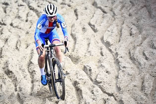 Czech Barbora Bukovska pictured in action during the junior women race at the UEC Cyclocross European Championships, Saturday 08 November 2025, in Middelkerke. JASPERxJACOBS  x140143755x