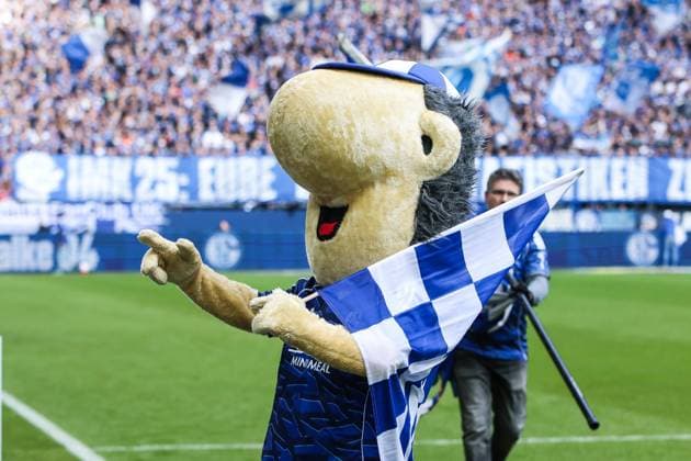Sport, Football, 2 Bundesliga Season 2025 2026 12 Matchday FC Schalke 04 SV Elversberg 08 11 2025, VELTINS Arena Mascot Erwin FC Schalke 04 Gelsenkirchen VELTINS Arena Nordrhein Westfalen Germany