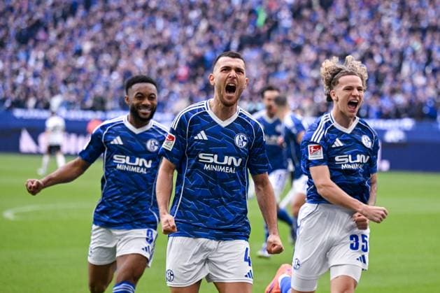 08 11 2025, Football, 2 Bundesliga, Season 2025 2026, Matchday 12, FC Schalke 04 SV Elversberg, Hasan Kurucay FC Schalke 04 celebrates the goal for 1 0, xRHR PHOTO YYx Copyright: KROEGER RHR-FOTOx RHR-FOTO YY