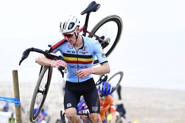 Belgian Kay De Bruyckere pictured in action during the U23 men race at the UEC Cyclocross European Championships, Saturday 08 November 2025, in Middelkerke. JASPERxJACOBS  x140160639x