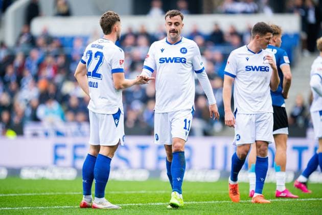 08 11 2025 Soccer, 2025 2026, 2 Bundesliga, Matchday 12, DSC Arminia Bielefeld Karlsruher SC L R Christoph Kobald Karlsruhe , Philipp Förster Karlsruhe DFL REGULATIONS PROHIBIT ANY USE OF PHOTOGRAPHS AS IMAGE SEQUENCES AND OR QUASI VIDEO