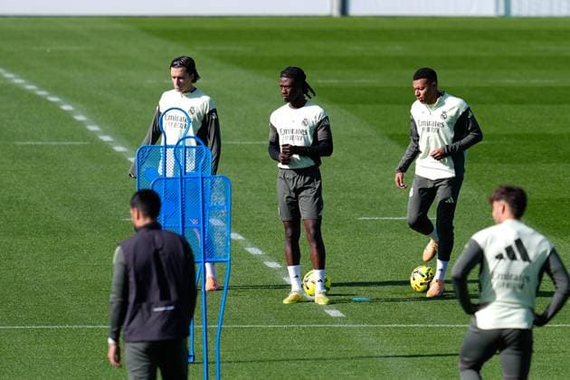 November 8, 2025, Valdebebas, Madrid, Spain: Kylian Mbappe, Eduardo Camavinga and Alvaro Carreras during the Real Madrid training session ahead their upcoming Spanish League, LaLiga EA Sports, football match against Rayo Vallecano at Ciudad Deportiva Real Madrid on November 8, 2025, in Valdebebas, Madrid, Spain. Valdebebas Spain - ZUMAa181 20251108_zaa_a181_036 Copyright: xDennisxAgyemanx