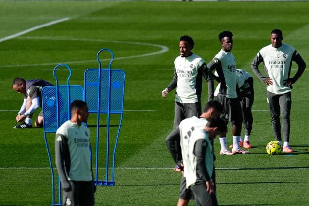 November 8, 2025, Valdebebas, Madrid, Spain: Eder Militao during the Real Madrid training session ahead their upcoming Spanish League, LaLiga EA Sports, football match against Rayo Vallecano at Ciudad Deportiva Real Madrid on November 8, 2025, in Valdebebas, Madrid, Spain. Valdebebas Spain - ZUMAa181 20251108_zaa_a181_040 Copyright: xDennisxAgyemanx