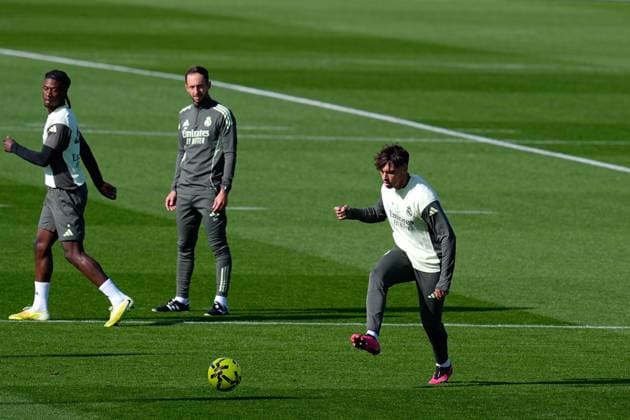November 8, 2025, Valdebebas, Madrid, Spain: Raul Asencio during the Real Madrid training session ahead their upcoming Spanish League, LaLiga EA Sports, football match against Rayo Vallecano at Ciudad Deportiva Real Madrid on November 8, 2025, in Valdebebas, Madrid, Spain. Valdebebas Spain - ZUMAa181 20251108_zaa_a181_046 Copyright: xDennisxAgyemanx