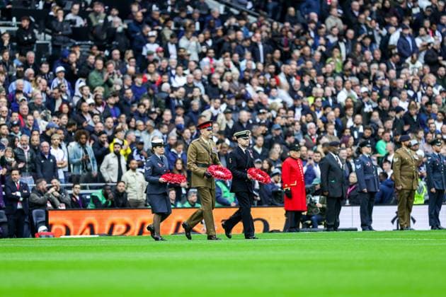 Tottenham Hotspur v Manchester United, ManU Premier League 08 11 2025. Remembrance Day tribute during the Premier League match between Tottenham Hotspur and Manchester United at Tottenham Hotspur Stadium, London, United Kingdom on 8 November 2025. Editorial use only DataCo restrictions apply See www.football-dataco.com , Copyright: xNigelxKeenex PSI-23192-0013