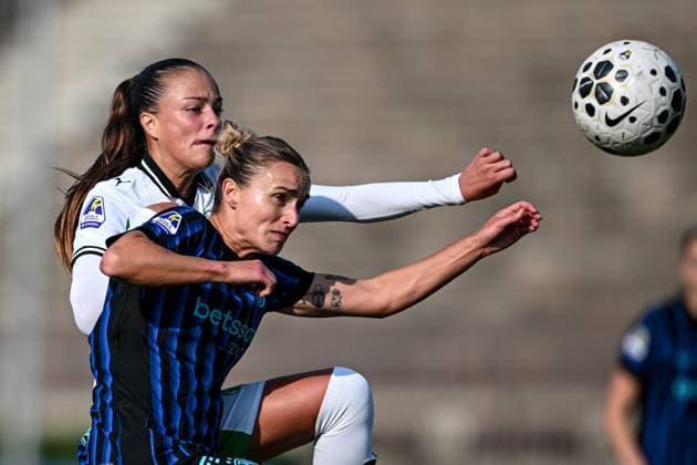 Cm Milano 09 11 25 - campionato di calcio serie A femminile Inter-Sassuolo foto Cristiano Mazzi Image nella foto: Jessika Jayne Nash-Lina Magull 