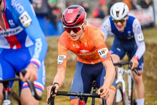 2025 UEC Cyclo-Cross EC - Men U23 MIDDELKERKE, BELGIUM - NOVEMBER 08 : Van Den Eijnden Guus (NED) in action during the 2025 UEC Cyclo-Cross European Championships for Men U23 on November 08, 2025 in Middelkerke, Belgium, 08 11 2025 Middelkerke Belgium  Copyright: xNicoxVereeckenx