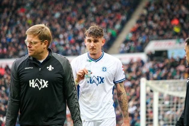 Germany Soccer 2 Bundesliga 2025 26, 12 Matchday Hannover 96 vs SV Darmstadt 98 Heinz von Heiden Arena Stadion Hannover Injury to player Matej Maglica SV Darmstadt 98, 5 Hannover Copyright: xAymanxAlahmedx