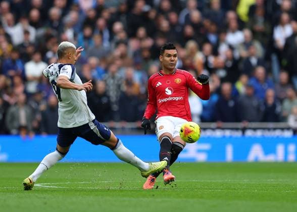 8th November 2025; Tottenham Hotspur Stadium, London, England; Premier League Football, Tottenham Hotspur versus Manchester United, ManU Casemiro of Manchester United challenged by Richarlison of Tottenham Hotspur  JohnxPatrickxFletcher