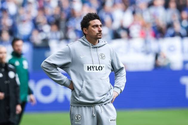 Sport, Football, 2 Bundesliga Season 2025 2026 12 Matchday FC Schalke 04 SV Elversberg 08 11 2025, VELTINS Arena Vincent Wagner Coach SV Elversberg Gelsenkirchen VELTINS Arena Nordrhein Westfalen Germany