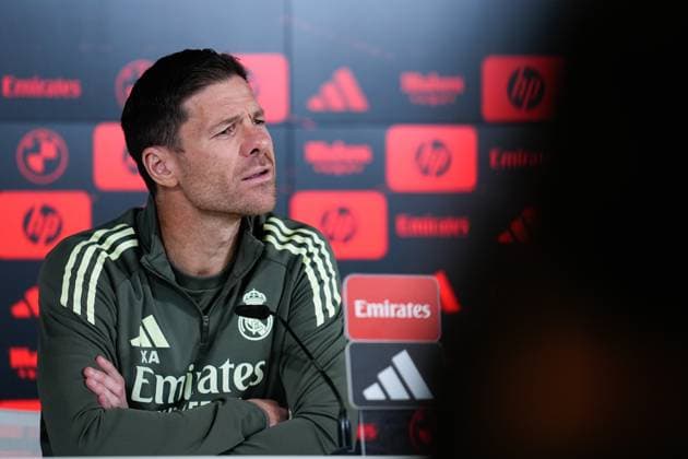 November 8, 2025, Valdebebas, Madrid, Spain: Xabi Alonso, head coach of Real Madrid, attends his press conference, PK, Pressekonferenz during the training day of Real Madrid ahead the Spanish League, LaLiga EA Sports, football match against Rayo Vallecano at Ciudad Deportiva Real Madrid on November 8, 2025, in Valdebebas, Madrid, Spain. Valdebebas Spain - ZUMAa181 20251108_zaa_a181_072 Copyright: xDennisxAgyemanx