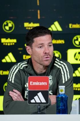 November 8, 2025, Valdebebas, Madrid, Spain: Xabi Alonso, head coach of Real Madrid, attends his press conference, PK, Pressekonferenz during the training day of Real Madrid ahead the Spanish League, LaLiga EA Sports, football match against Rayo Vallecano at Ciudad Deportiva Real Madrid on November 8, 2025, in Valdebebas, Madrid, Spain. Valdebebas Spain - ZUMAa181 20251108_zaa_a181_074 Copyright: xDennisxAgyemanx