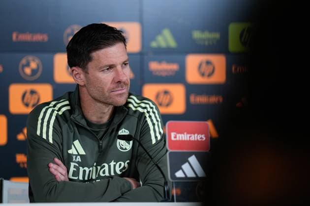 November 8, 2025, Valdebebas, Madrid, Spain: Xabi Alonso, head coach of Real Madrid, attends his press conference, PK, Pressekonferenz during the training day of Real Madrid ahead the Spanish League, LaLiga EA Sports, football match against Rayo Vallecano at Ciudad Deportiva Real Madrid on November 8, 2025, in Valdebebas, Madrid, Spain. Valdebebas Spain - ZUMAa181 20251108_zaa_a181_076 Copyright: xDennisxAgyemanx