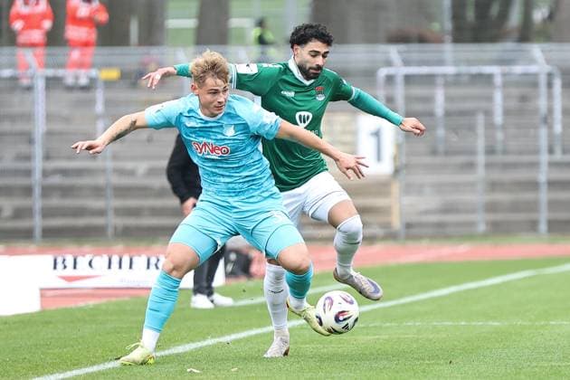 08 November 2025, Football, Men, Third League, 14 Matchday 3 League Season 2025 2026 FC Schweinfurt 05 TSG 1899 Hoffenheim II From left Florian Bähr TSG 1899 Hoffenheim II, 39 vs Ekin Celebi FC Schweinfurt 05, 11 Schweinfurt Riedel Bau Arena im Sachs Stadio Bayern Unterfranken Germany