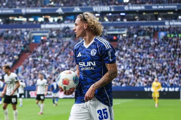 Sports, Football, 2 Bundesliga Season 2025 2026 12 Matchday FC Schalke 04 SV Elversberg 08 11 2025, VELTINS Arena s35 Gelsenkirchen VELTINS Arena Nordrhein Westfalen Germany