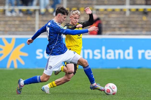 08 11 2025, xydrx, Football, Regionalliga West, Borussia Dortmund II FC Schalke 04 II, Season 2025 2026, Stadion Rote Erde Max Hauswirth FC Schalke 04 II 27 in duel against Danylo Krevsun Borussia Dortmund II 43 North Rhine-Westphalia Germany