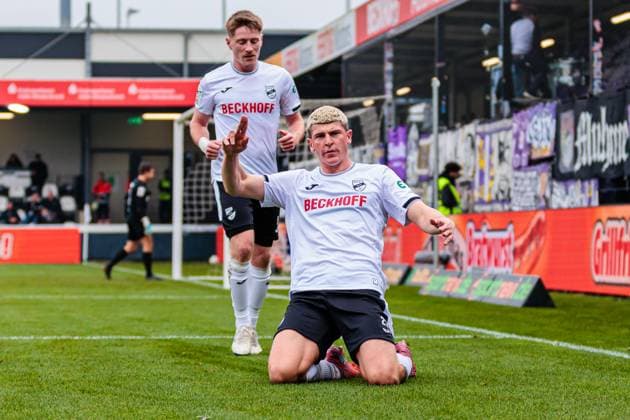 Alessio Besio SC Verl, 23 celebrates after scoring 1 0 GER, SC Verl vs FC Erzgebirge Aue, Football, 3 Liga, Matchday 14, Season 2025 2026, 08 11 2025 DFL Regulations prohibit any use of photographers as image sequences and or quasi video GER, SC Verl vs FC Erzgebirge Aue, Football, 3 Liga, Matchday 14, Season 2025 2026, 08 11 2025 Verl Copyright: xEibner-Pressefoto JanxRollingerx EP_JSK