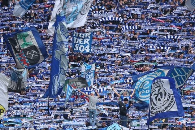 Fans Schalke 04 GER, FC Schalke 04 vs SV Elversberg, Football, 2 Liga, Matchday 12, Season 2025 2026, 08 11 2025 DFL REGULATIONS PROHIBIT ANY USE OF PHOTOGRAPHS AS IMAGE SEQUENCES AND OR QUASI VIDEO GER, FC Schalke 04 vs SV Elversberg, Football, 2 Liga, Matchday 12, Season 2025 2026, 08 11 2025 Gelsenkirchen Copyright: xEibner-Pressefoto FrankxZeisingx EP_FZG