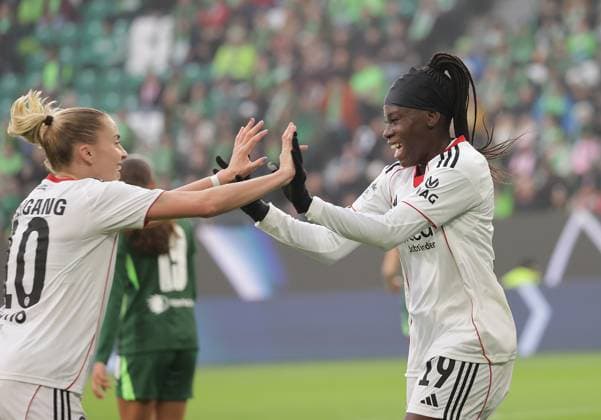 1 1 Goal celebration Nicole Anyomi Eintracht Frankfurt , left Laura Freigang Eintracht Frankfurt , who scored 1 2 Soccer, Women, Season 2025 2026, 1 League, Google Pixel Women Bundesliga, VfL Wolfsburg vs Eintracht Frankfurt DFL REGULATIONS PROHIBIT ANY USE OF PHOTOGRAPHS AS IMAGE SEQUENCES AND OR QUASI VIDEO
