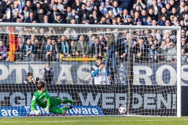 Soccer, Season 2025 2026, 3 Liga, Donaustadion Ulm, 14 Matchday, SSV Ulm 1846 Soccer FC Hansa Rostock, 08 11 2025 08 11 2025, Soccer, Season 2025 2026, 3 Liga, Donaustadion Ulm, 14 Matchday, SSV Ulm 1846 Soccer FC Hansa Rostock, Goal celebration joy after goal Goal shot to 0 2 by 4 Kenan Fatkic FC Hansa Rostock 1 Max Schmitt SSV Ulm 1846 Soccer Photo Lucca Fundel Ulm Donaustadion Baden Württemberg Germany
