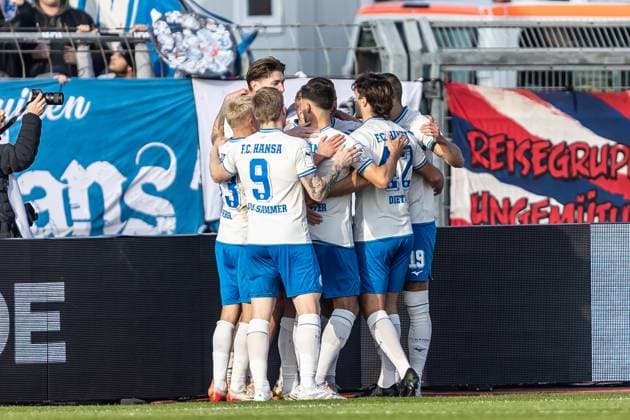 Soccer, Season 2025 2026, 3 Liga, Donaustadion Ulm, 14 Matchday, SSV Ulm 1846 Soccer FC Hansa Rostock, 08 11 2025 08 11 2025, Soccer, Season 2025 2026, 3 Liga, Donaustadion Ulm, 14 Matchday, SSV Ulm 1846 Soccer FC Hansa Rostock, Goal celebration joy after goal Goal shot to 0 2 by 4 Kenan Fatkic FC Hansa Rostock Team Team FC Hansa Rostock Photo Lucca Fundel Ulm Donaustadion Baden Württemberg Germany