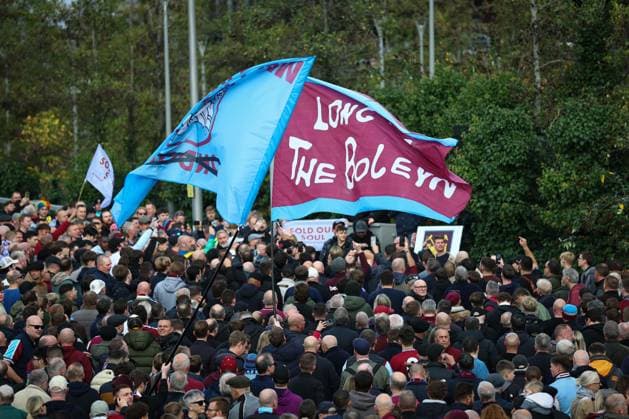 West Ham United fans hold a protest outside the ground against the Owners and Board of West Ham United West Ham United v Burnley, Premier League, Football, London Stadium, London, UK - 08 Nov 2025London London Stadium United Kingdom EDITORIAL USE ONLY No use with unauthorised audio, video, data, fixture lists, club league logos or live services. Online in-match use limited to 120 images, no video emulation. No use in betting, games or single club league player publications. Copyright: xSimonxDael Shutterstockx 15701686c