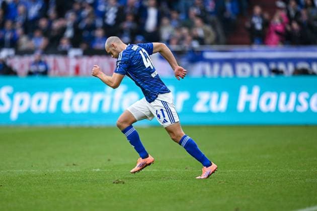 08 11 2025, Football, 2 Bundesliga, Season 2025 2026, Matchday 12, FC Schalke 04 SV Elversberg, Henning Matriciani FC Schalke 04 xRHR PHOTO YYx Copyright: KROEGER RHR-FOTOx RHR-FOTO YY