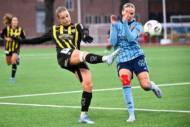 STOCKHOLM, SWEDEN 20251108 Häcken s Anna Anvegard and Djurgarden s Nanne Ruuskanen during Saturday s soccer match in the women s league between Djurgarden and BK Häcken FF at Kristineberg s IP 1 STOCKHOLM SWEDEN x10030x  Copyright: xJonasxEkströmer TTx THE LADY S SWEDISH GARDEN-HECKEN