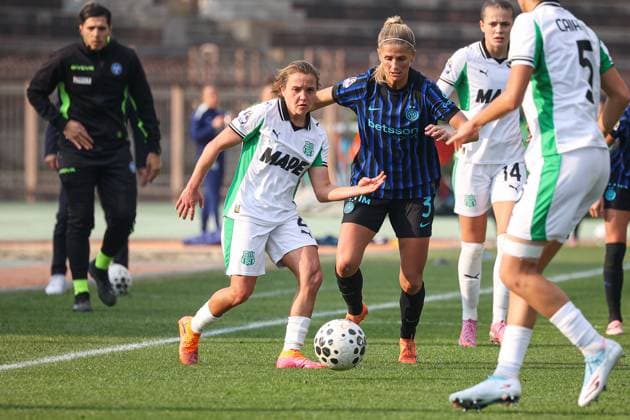 CALCIO - Serie A Femminile - Inter - FC Internazionale vs US Sassuolo Davina Philtjens and Katie Bowen during Inter - FC Internazionale vs US Sassuolo, Italian football Serie A Women match in Sesto San Giovanni (MI), Italy, November 08 2025 Sesto San Giovanni (MI) Italy  Copyright: xIPAxSport ABACAx