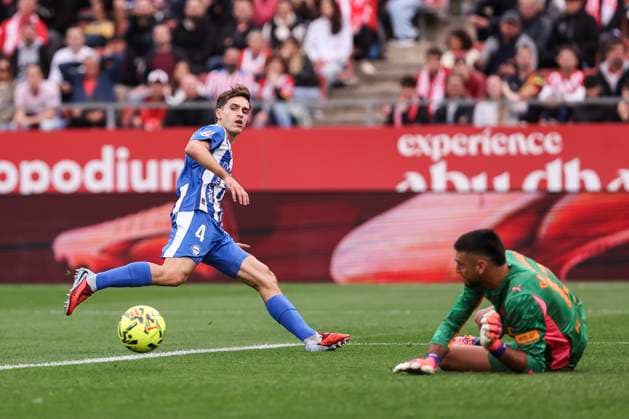 November 8, 2025, Girona, Girona, SPAIN: Denis Suarez of Deportivo Alaves in action during the Spanish league, La Liga EA Sports, football match played between Girona FC and Deportivo Alaves at Montilivi stadium on November 08, 2025 in Girona, Spain. Girona SPAIN - ZUMAa181 20251108_zaa_a181_102 Copyright: xJavierxBorregox
