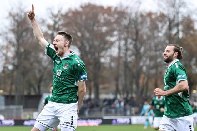 08 November 2025, Soccer, Men, Third League, 14 Matchday 3 League Season 2025 2026 FC Schweinfurt 05 TSG 1899 Hoffenheim II Schweinfurt cheers after the 2 0 by Joshua Endres FC Schweinfurt 05, 33 Schweinfurt Riedel Bau Arena im Sachs Stadio Bayern Unterfranken Germany