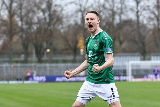 08 November 2025, Soccer, Men, Third League, 14 Matchday 3 League Season 2025 2026 FC Schweinfurt 05 TSG 1899 Hoffenheim II Schweinfurt cheers after the 2 0 by Joshua Endres FC Schweinfurt 05, 33 Schweinfurt Riedel Bau Arena im Sachs Stadio Bayern Unterfranken Germany