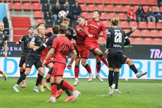 3 Liga FC Ingolstadt 04 Rot Weiss Essen corner header Jonas Scholz 15, FCI Simon Lorenz 32, FCI Moustier Tom 28 RWE 3 Liga FC Ingolstadt 04 season 2025 2026 Rot Weiss Essen RWE
