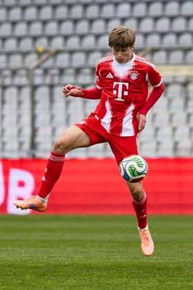 Regionalliga Bayern, FC Bayern München II vs SV Viktoria Aschaffenburg, München FC Bayern, München FC Bayern II Amateure , Aschaffenburg SV Viktoria, 2025 11 08 in München Stadion an der Grünwalder Straße DALPIAZ Magnus FC Bayern München II FCBII2 Right defender sportworld München Stadion an der Grünwalder Stra Bayern Germany