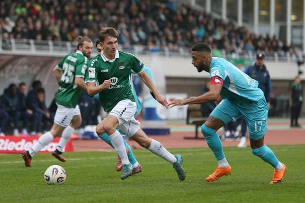 08 11 2025, xjcx, Men, Football, Season 2025 2026, 3 Liga, Matchday 14 1 FC Schweinfurt 1905 TSG Hoffenheim II Nick Doktorczyk 2, 1 FC Schweinfurt 1905 and Ruben Reisig 17, TSG Hoffenheim II , DFL DFB REGULATES PROHIBIT ANY USE OF PHOTOGRAPHS AS IMAGE SEQUENCES AND OR QUASI VIDEO Schweinfurt Sachs Stadion Bayern Germany