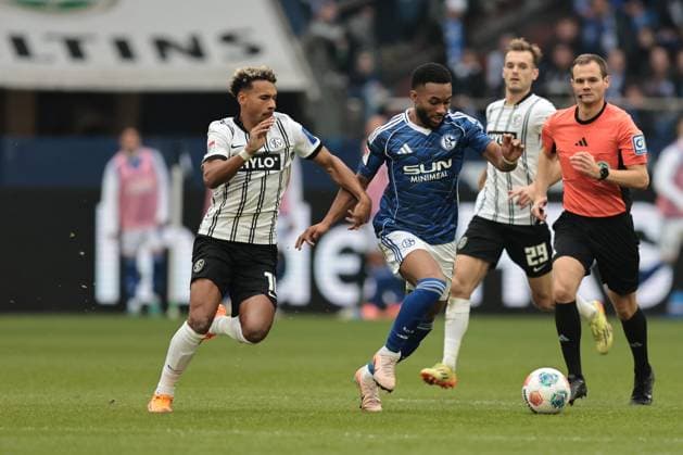 Bambase Conte SV 07 Elversberg and Moussa Sylla FC Schalke 04 at the match of the 2 Bundesliga season 2025 26 FC Schalke 04 SV 07 Elversberg Copyright Thomas Pakusch Copyright: Thomas Pakusch