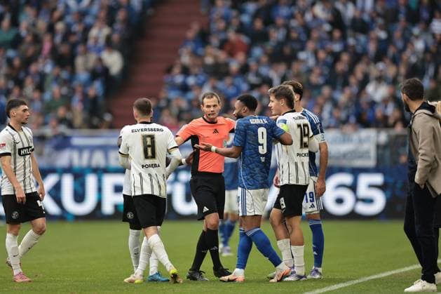 Scuffle at the match of the 2 Bundesliga season 2025 26 FC Schalke 04 SV 07 Elversberg Copyright Thomas Pakusch Copyright: Thomas Pakusch
