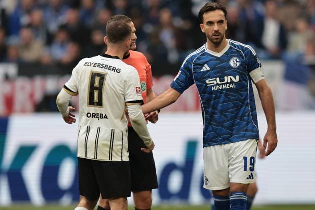 Lukasz Poreba SV 07 Elversberg and Kenan Karaman FC Schalke 04 at the match of the 2 Bundesliga season 2025 26 FC Schalke 04 SV 07 Elversberg Copyright Thomas Pakusch Copyright: Thomas Pakusch