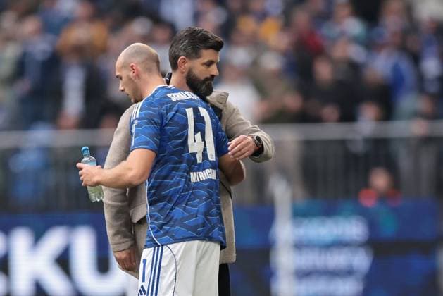 Head coach Miron Muslic FC Schalke 04 and Henning Matriciani FC Schalke 04 at the match of the 2 Bundesliga season 2025 26 FC Schalke 04 SV 07 Elversberg Copyright Thomas Pakusch Copyright: Thomas Pakusch