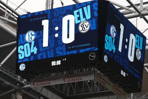08 11 2025, xrekx, Soccer 2 Bundesliga, FC Schalke 04 SV Elversberg v l scoreboard, videowall, scoreboard, info, advertising final score 1 0 symbolic photo, symbol image, symbol stadium, symbolic photo, symbolic image, symbolic stadium DFL DFB REGULATIONS PROHIBIT ANY USE OF PHOTOGRAPHS as IMAGE SEQUENCES and or QUASI VIDEO Gelsenkirchen