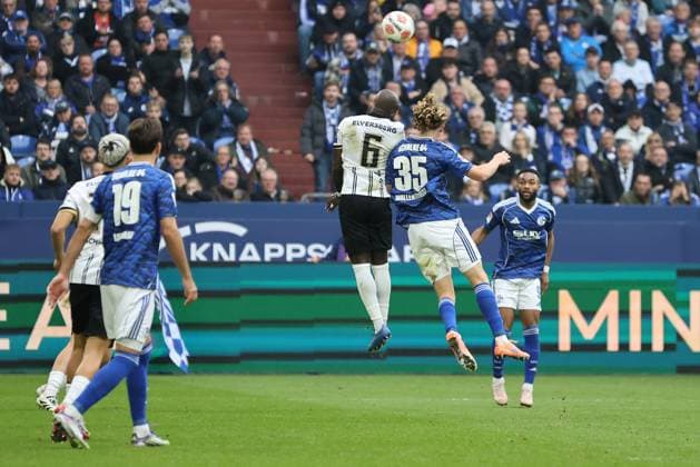 Amara Conde SV 07 Elversberg and Mika Tom Wallentowitz FC Schalke 04 at the match of the 2 Bundesliga season 2025 26 FC Schalke 04 SV 07 Elversberg Copyright Thomas Pakusch Copyright: Thomas Pakusch