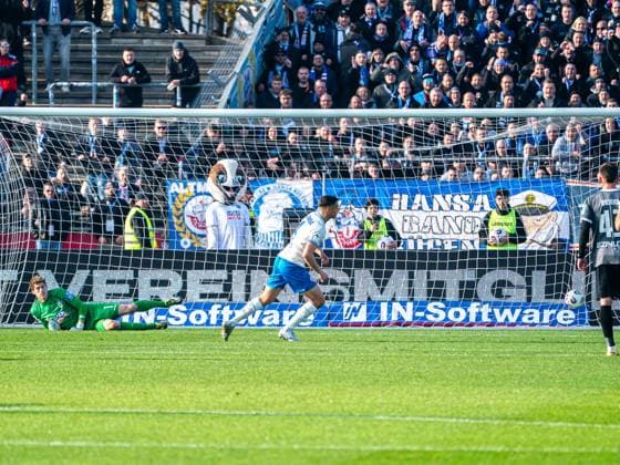 Goalscorer Kenan Fatkic FC Hansa Rostock, 04 turns to celebrate the goal, GER, SSV Ulm 1846 vs FC Hansa Rostock, Football, 3 Liga, Season 2025 2026, 08 11 2025, DFB DFL regulations prohibit any use of photographs as image sequences and or quasi video GER, SSV Ulm 1846 vs FC Hansa Rostock, Football, 3 Liga, Season 2025 2026, 08 11 2025 Ulm Copyright: xMichaelxSchmidt Eibner-Pressefotx EP_MST