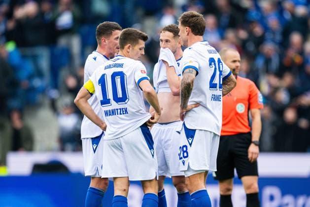 08 11 2025 Soccer, 2025 2026, 2 Bundesliga, Matchday 12, DSC Arminia Bielefeld Karlsruher SC L R Nicolai Rapp Karlsruhe , Marvin Wanitzek Karlsruhe , Christoph Kobald Karlsruhe , Marcel Franke Karlsruhe DFL REGULATIONS PROHIBIT ANY USE OF PHOTOGRAPHS AS IMAGE SEQUENCES AND OR QUASI VIDEO
