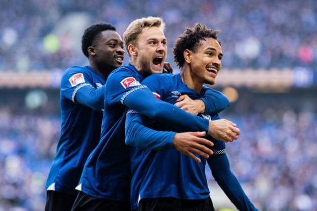 08 11 2025 Soccer, 2025 2026, 2 Bundesliga, Matchday 12, DSC Arminia Bielefeld Karlsruher SC R Monju Momuluh Bielefeld celebrates after his goal for 3 0 with L M Benjamin Boakye Bielefeld , Tim Handwerker Bielefeld DFL REGULATIONS PROHIBIT ANY USE OF PHOTOGRAPHS AS IMAGE SEQUENCES AND OR QUASI VIDEO