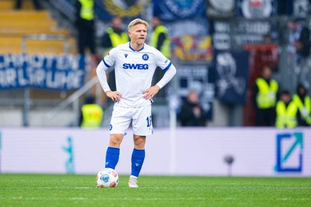 08 11 2025 Soccer, 2025 2026, 2 Bundesliga, Matchday 12, DSC Arminia Bielefeld Karlsruher SC Andreas Müller Karlsruhe DFL REGULATIONS PROHIBIT ANY USE OF PHOTOGRAPHS AS IMAGE SEQUENCES AND OR QUASI VIDEO