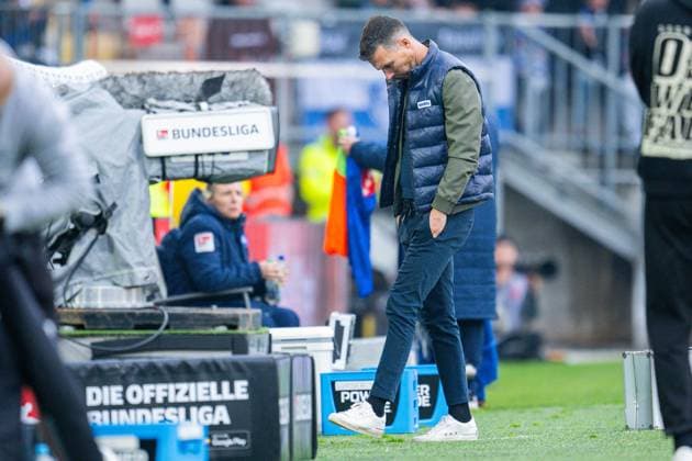08 11 2025 Soccer, 2025 2026, 2 Bundesliga, Matchday 12, DSC Arminia Bielefeld Karlsruher SC Christian Eichner Coach Karlsruhe DFL REGULATIONS PROHIBIT ANY USE OF PHOTOGRAPHS AS IMAGE SEQUENCES AND OR QUASI VIDEO